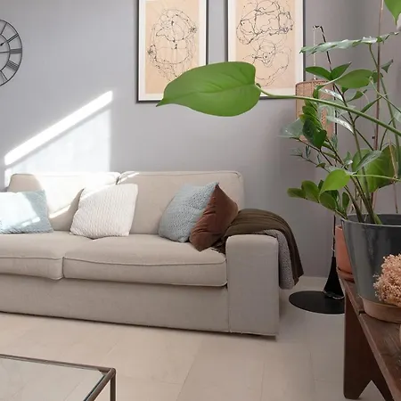 Caroline - D'hotes 3* אלבי